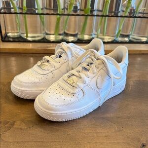Nike Kids White Low-Top Leather Sneakers